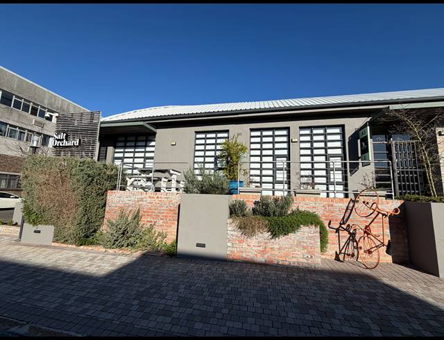 297M² BUILDING TO LET IN SALT RIVER